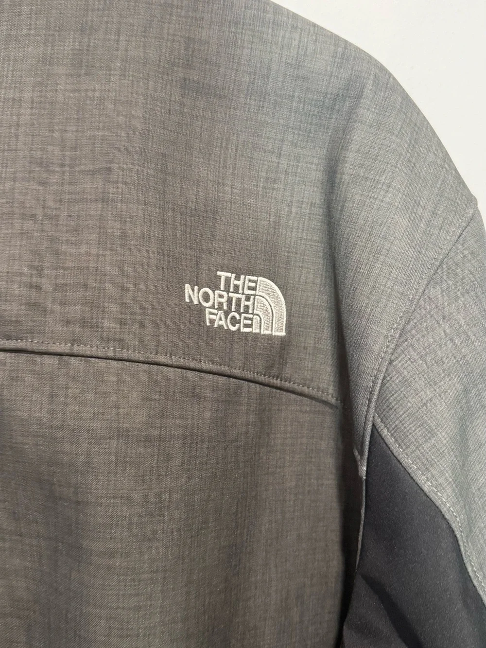 The North Face Men’s XXL Gray Fleece Lined Softshell Jacket Full Zip